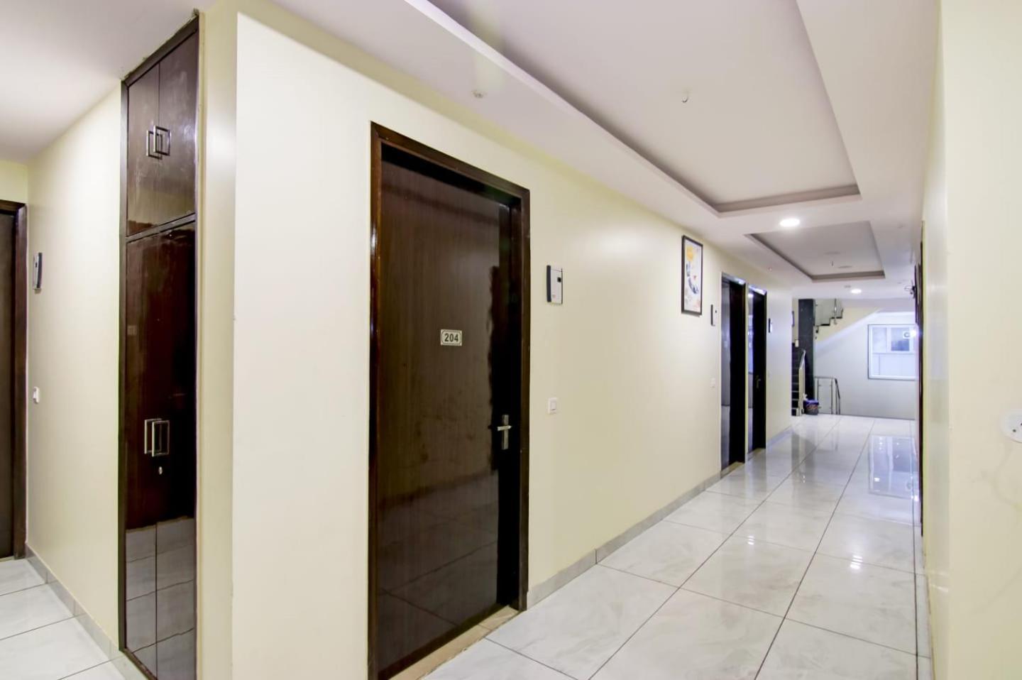 Hotel De Hocks Deluxe - New Delhi Railway Station Exterior photo
